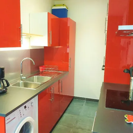 Le 43 Port Apartment *